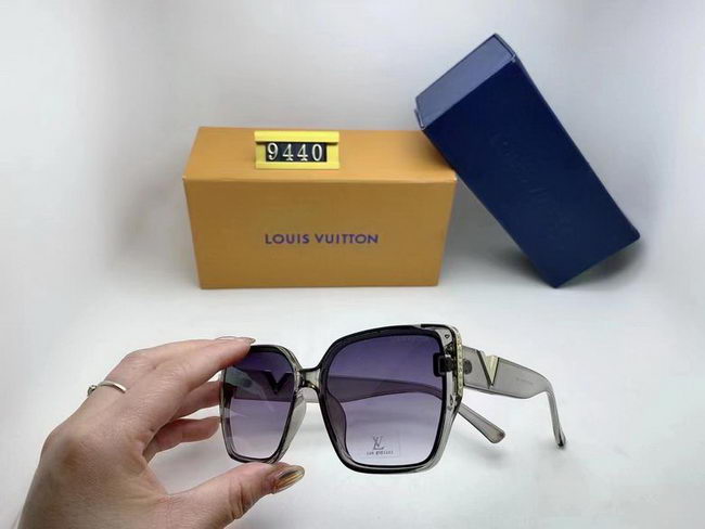 Louis Vuitton Sunglasses AAA+ ID:20220503-135
